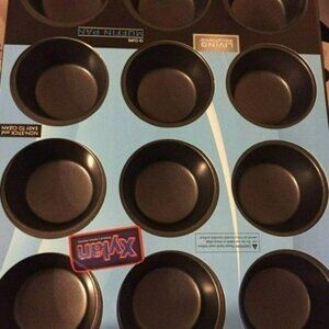 Xylan Muffin Pan 12 cup Non-Stick Easy Clean Heavy Living Solutions Gift
